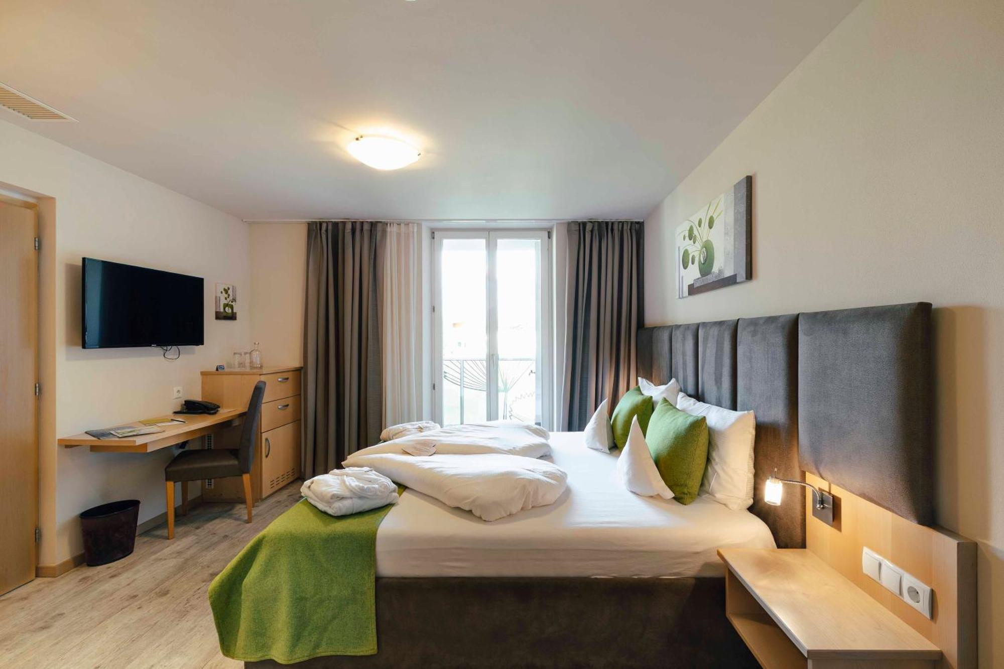 Hotel Pfeiss Лана Номер фото