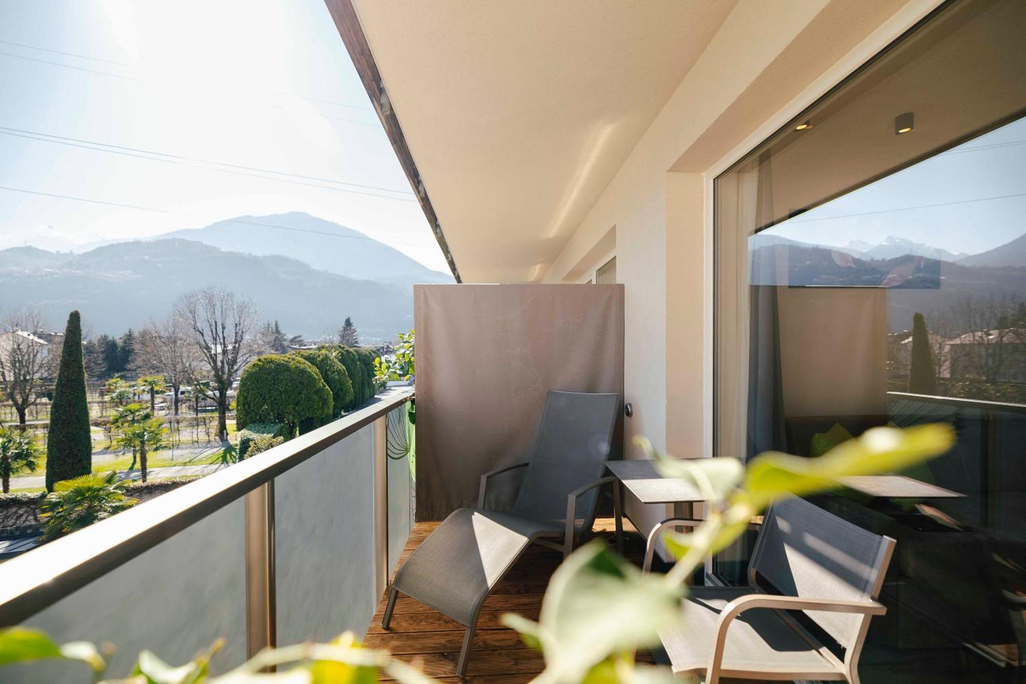 Hotel Pfeiss Лана Экстерьер фото
