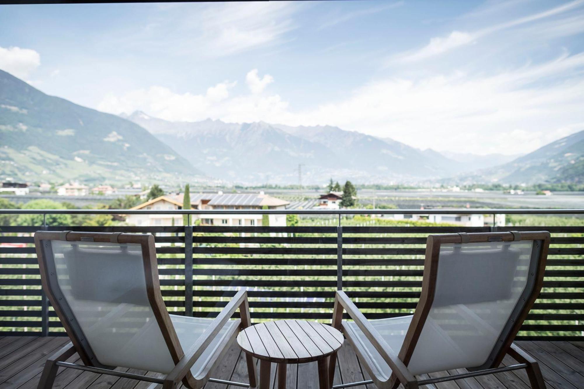 Hotel Pfeiss Лана Экстерьер фото