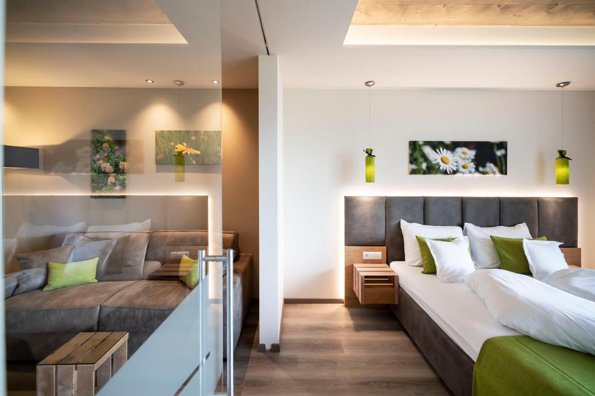 Hotel Pfeiss Лана Экстерьер фото
