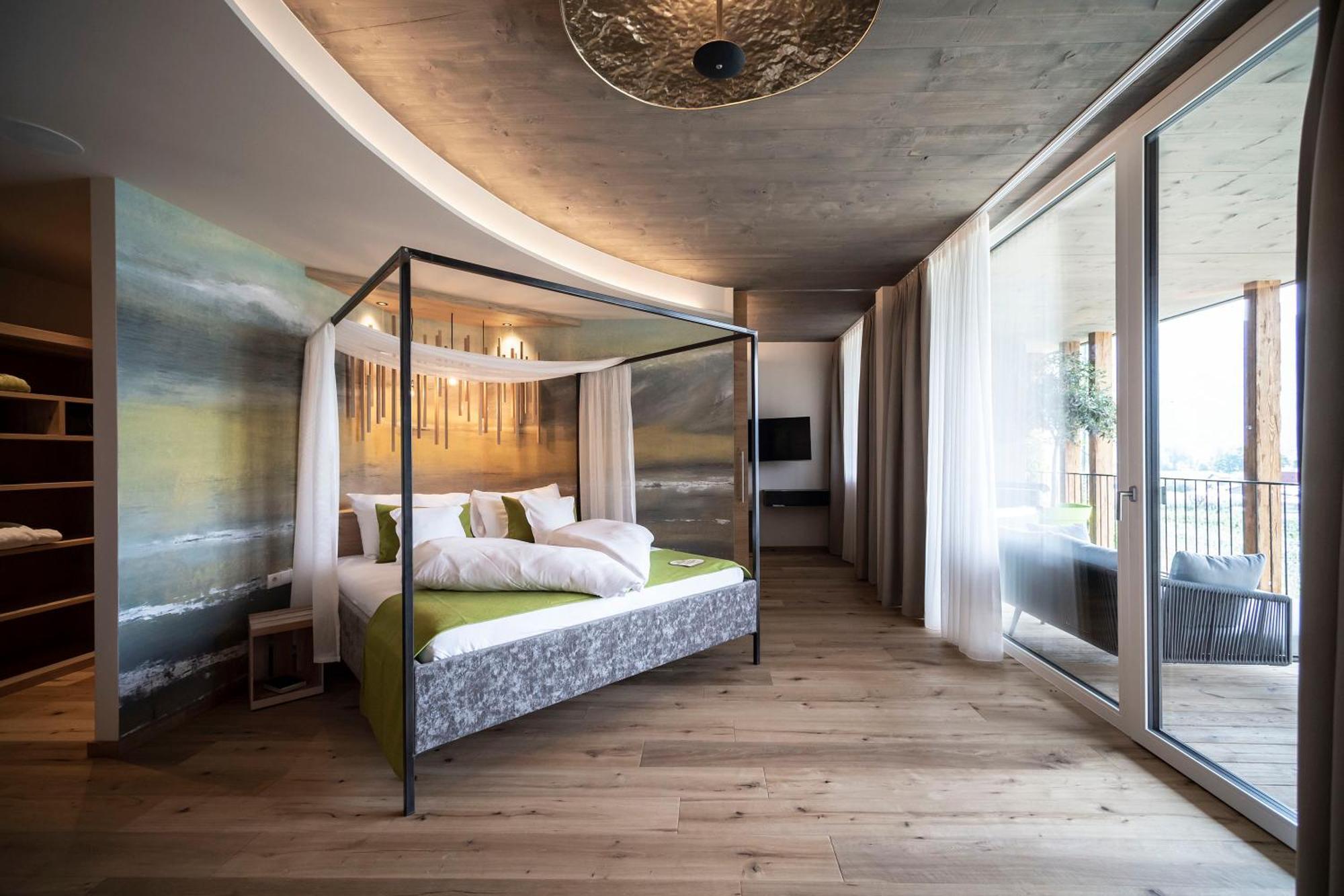 Hotel Pfeiss Лана Экстерьер фото