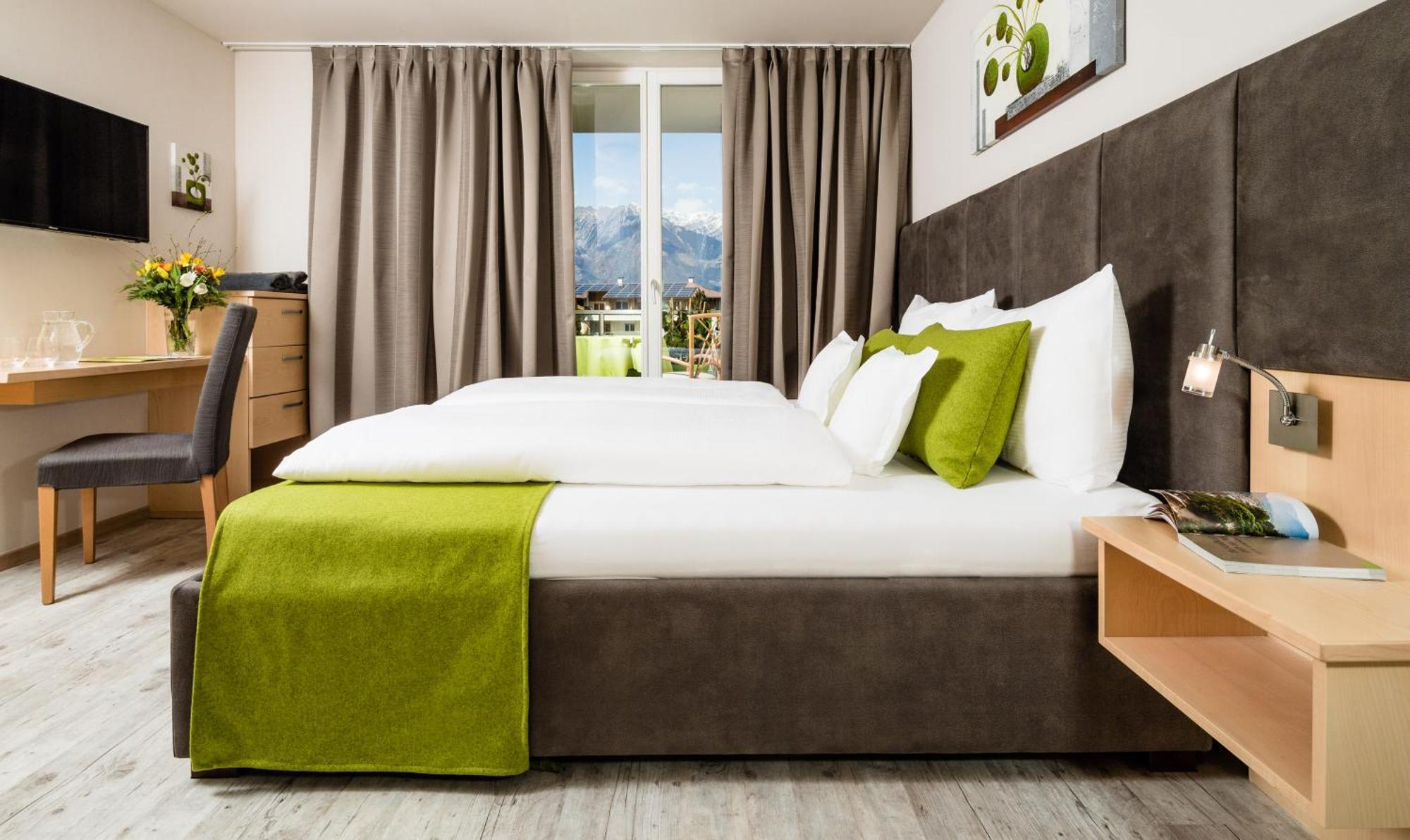 Hotel Pfeiss Лана Экстерьер фото
